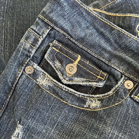 NWOT Y2K Guess Doheny Low-Rise Bootcut Jeans Size 26 Distressed Mid/Dark Wash - Picture 8 of 10